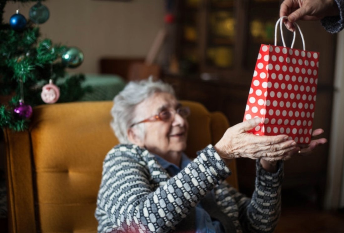 Making Home a Safe and Festive Place for Dementia Care Patients This Holiday Season